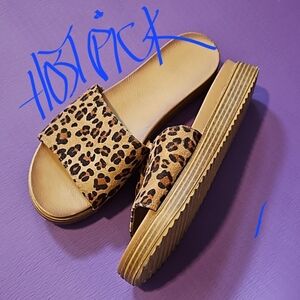 Leopard Slides